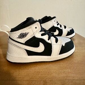 KIDS' TODDLER AIR JORDAN RETRO 1 HIGH OG CASUAL SHOES